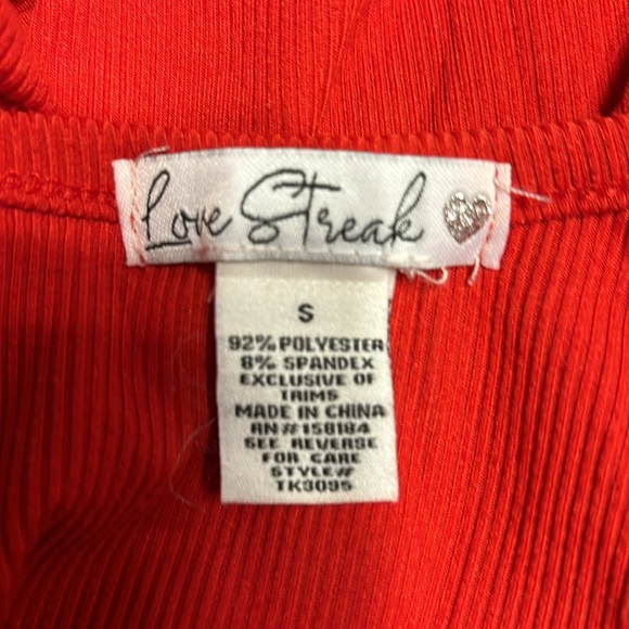 Love streak red ribbed cropped v neck tank top size small - Picture 3 of 3